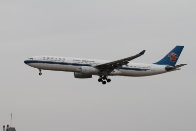 date：2010-02-10location：Beijing Capital Intl Airport - ZBAAairline：China Southern Airlines - CSNregistration：B-6501aircraft：A330-300