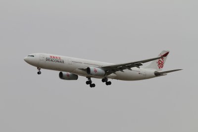 date：2010-02-10location：Beijing Capital Intl Airport - ZBAAairline：Dragonair - HDAregistration：B-HYFaircraft：A330-300