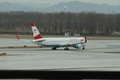 date：2010-02-10location：Beijing Capital Intl Airport - ZBAAairline：Austrian Airlines - AUAregistration：OE-LAEaircraft：B767-300ER