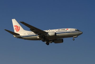 date：2010-02-19location：Beijing Capital Intl Airport - ZBAAairline：Air China - CCAregistration：B-5043aircraft：B737-700