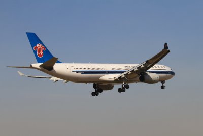 date：2010-02-19location：Beijing Capital Intl Airport - ZBAAairline：China Southern Airlines - CSNregistration：B-6111aircraft：A330-300