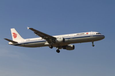date：2010-02-19location：Beijing Capital Intl Airport - ZBAAairline：Air China - CCAregistration：B-6383aircraft：A321-200