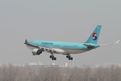 date：2010-02-19location：Beijing Capital Intl Airport - ZBAAairline：Korean Air - KALregistration：HL7538aircraft：A330-200