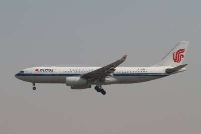 date：2010-02-19location：Beijing Capital Intl Airport - ZBAAairline：Air China - CCAregistration：B-6080aircraft：A330-200