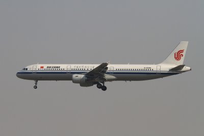 date：2010-02-19location：Beijing Capital Intl Airport - ZBAAairline：Air China - CCAregistration：B-6506aircraft：A321-200