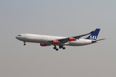 date：2010-02-19location：Beijing Capital Intl Airport - ZBAAairline：Scandinavian Airlines System - SASregistration：OY-KBIaircraft：A340-300