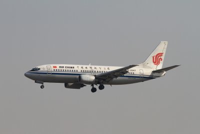 date：2010-02-19location：Beijing Capital Intl Airport - ZBAAairline：Air China - CCAregistration：B-2947aircraft：B737-300