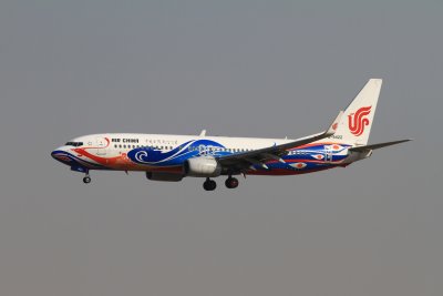 date：2010-02-19location：Beijing Capital Intl Airport - ZBAAairline：Air China - CCAregistration：B-5422aircraft：B737-800remark：Phoenix Livery(凤凰号)
