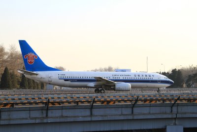 date：2010-02-19location：Beijing Capital Intl Airport - ZBAAairline：China Southern Airlines - CSNregistration：B-5189aircraft：B737-800