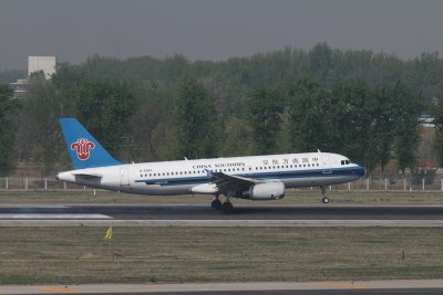 date：2010-05-01location：Beijing Capital Intl Airport - ZBAAairline：China Southern Airlines - CSNregistration：B-6582aircraft：A320-200