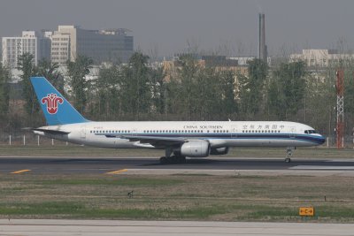 date：2010-05-01location：Beijing Capital Intl Airport - ZBAAairline：China Southern Airlines - CSNregistration：B-2813aircraft：B757-200
