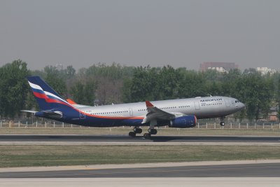 date：2010-05-01location：Beijing Capital Intl Airport - ZBAAairline：Aeroflot Russian Airlines - AFLregistration：VQ-BBGaircraft：A330-200