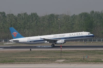 date：2010-05-01location：Beijing Capital Intl Airport - ZBAAairline：China Southern Airlines - CSNregistration：B-6552aircraft：A321-200