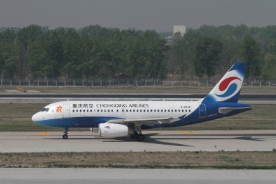 date：2010-05-01location：Beijing Capital Intl Airport - ZBAAairline：Chongqing Airlines - CQNregistration：B-6248aircraft：A319-100