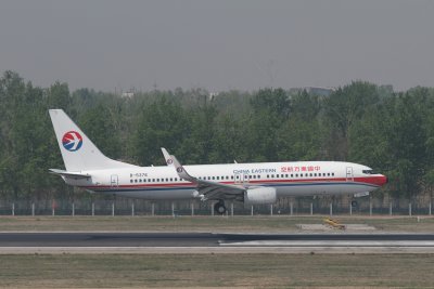 date：2010-05-01location：Beijing Capital Intl Airport - ZBAAairline：China Eastern Airlines - CESregistration：B-5367aircraft：B737-800