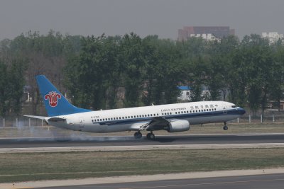 date：2010-05-01location：Beijing Capital Intl Airport - ZBAAairline：China Southern Airlines - CSNregistration：B-5356aircraft：B737-800