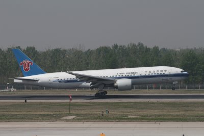 date：2010-05-01location：Beijing Capital Intl Airport - ZBAAairline：China Southern Airlines - CSNregistration：B-2055aircraft：B777-200ER
