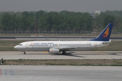date：2010-05-01location：Beijing Capital Intl Airport - ZBAAairline：Hainan Airlines - CHHregistration：B-2675aircraft：B737-800