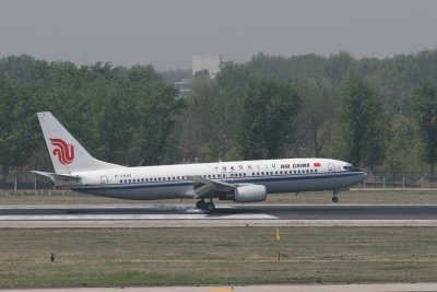 date：2010-05-01location：Beijing Capital Intl Airport - ZBAAairline：Air China - CCAregistration：B-2645aircraft：B737-800