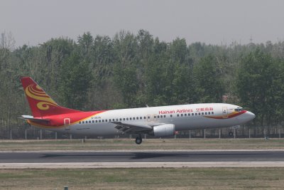 date：2010-05-01location：Beijing Capital Intl Airport - ZBAAairline：Hainan Airlines - CHHregistration：B-2576aircraft：B737-400