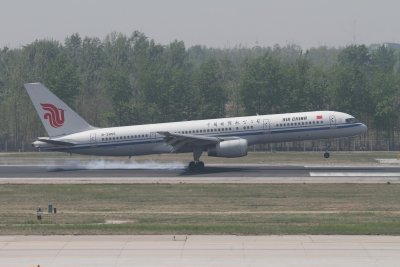 date：2010-05-01location：Beijing Capital Intl Airport - ZBAAairline：Air China - CCAregistration：B-2855aircraft：B757-200