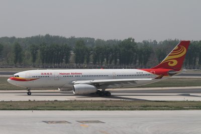date：2010-05-01location：Beijing Capital Intl Airport - ZBAAairline：Hainan Airlines - CHHregistration：B-6118aircraft：A330-200