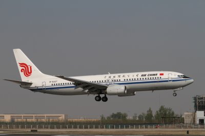 date：2010-05-01location：Beijing Capital Intl Airport - ZBAAairline：Air China - CCAregistration：B-5327aircraft：B737-800