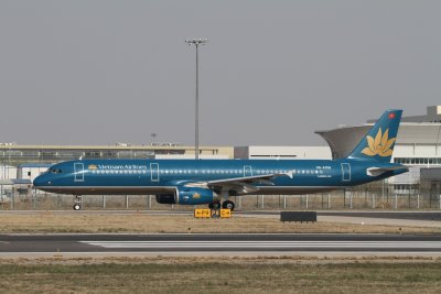 date：2010-05-01location：Beijing Capital Intl Airport - ZBAAairline：Vietnam Airlines - HVNregistration：VN-A358aircraft：A321-200
