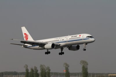 date：2010-05-01location：Beijing Capital Intl Airport - ZBAAairline：Air China - CCAregistration：B-2856aircraft：B757-200