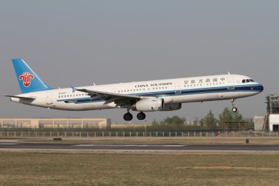 date：2010-05-01location：Beijing Capital Intl Airport - ZBAAairline：China Southern Airlines - CSNregistration：B-6317aircraft：A321-200