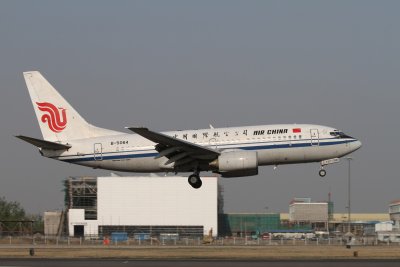 date：2010-05-01location：Beijing Capital Intl Airport - ZBAAairline：Air China - CCAregistration：B-5064aircraft：B737-700